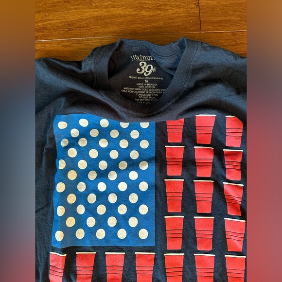 Beer Pong Flag T Shirt Red Cup, sz M, Walnut & 39th Brand - Picture 3 of 5